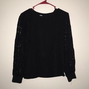 Black long sleeve laced sleeve shirt, size large